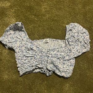 American eagle crop top, fairly used, still in good condition